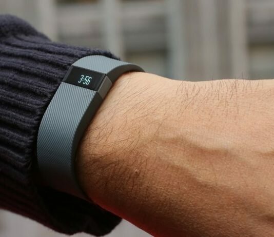 Fitbit Inc (NYSE:FIT) Announces Global Launch Of Latest Wearable Fitbit Charge 3